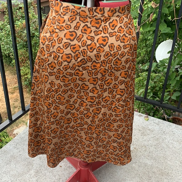 Tucker leopard print silk skirt sz L - Picture 3 of 3
